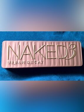 Urban Decay Naked3 Rose-Pink Eyeshadow Palette